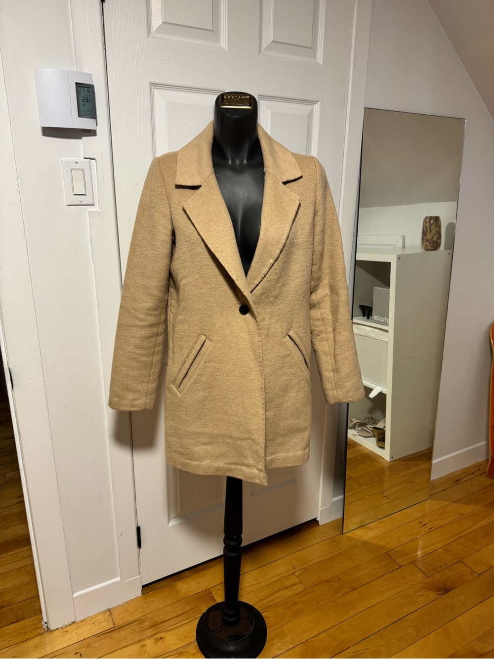 Coat - Picture 2 of 4
